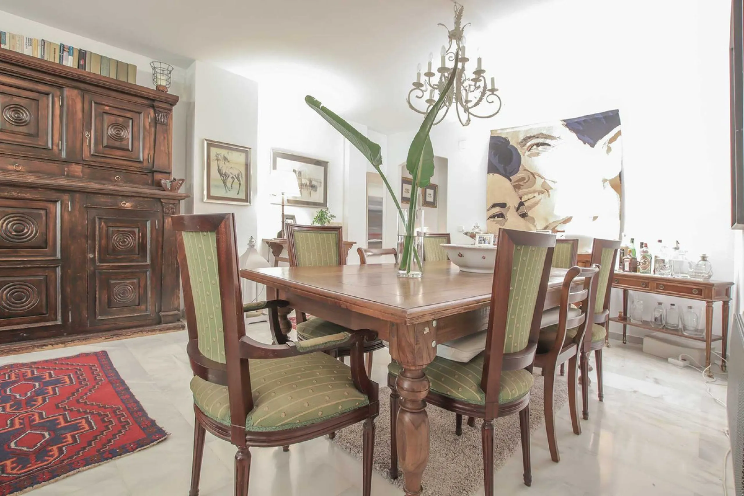 LUXURIOUS 2-BEDROOM APARTMENT FOR SALE ON MARBELLA'S GOLDEN MILE