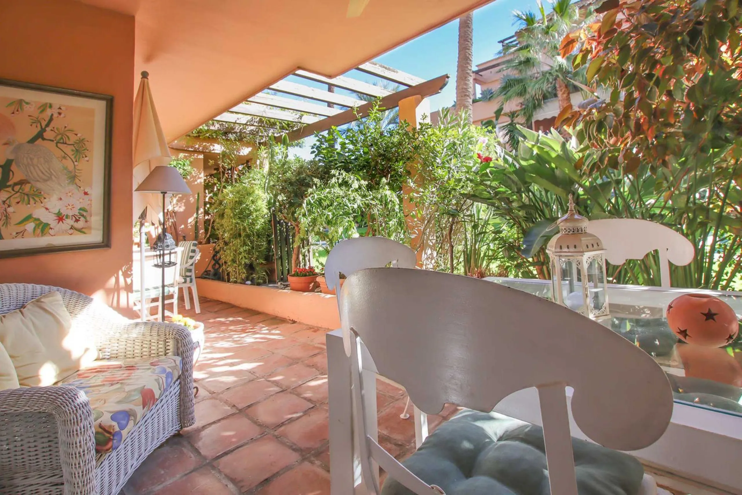 LUXURIOUS 2-BEDROOM APARTMENT FOR SALE ON MARBELLA'S GOLDEN MILE