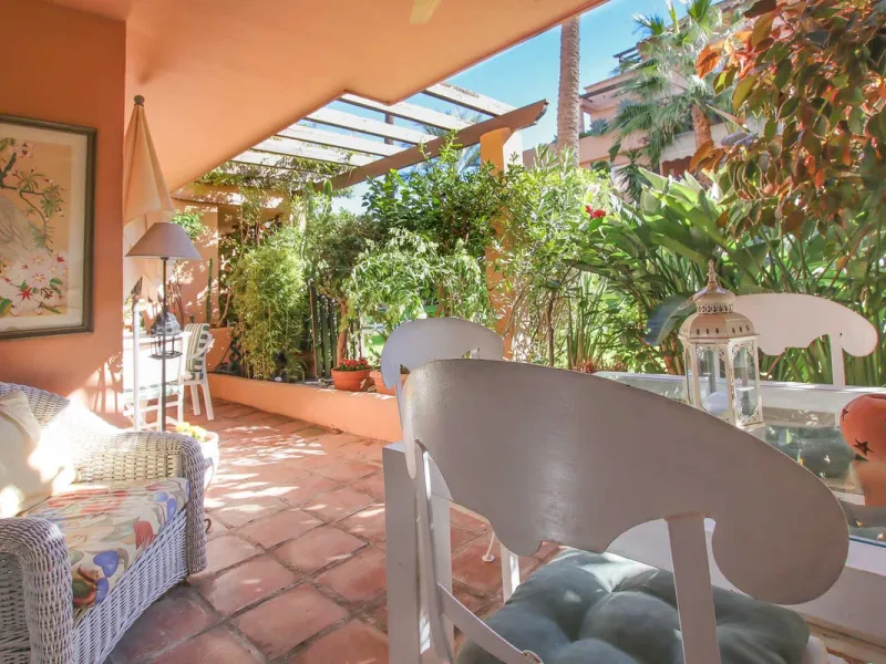 LUXURIOUS 2-BEDROOM APARTMENT FOR SALE ON MARBELLA'S GOLDEN MILE