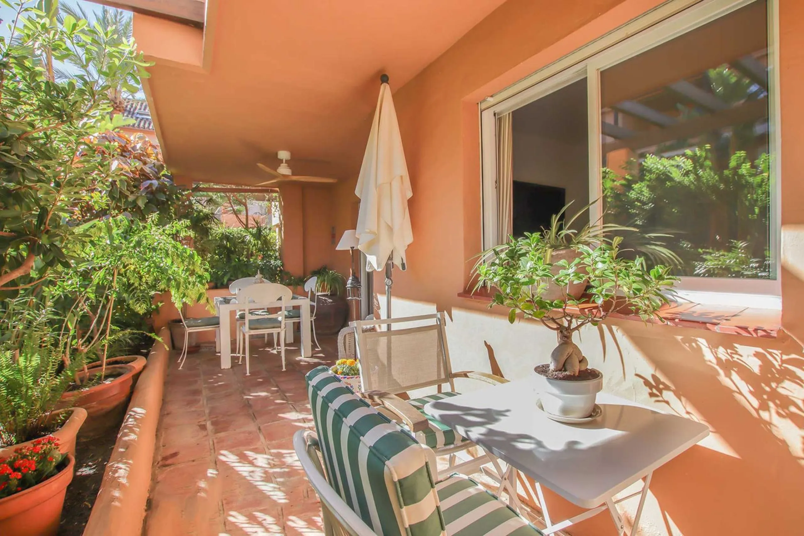 LUXURIOUS 2-BEDROOM APARTMENT FOR SALE ON MARBELLA'S GOLDEN MILE