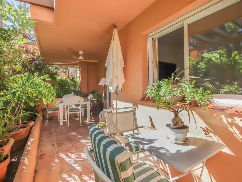LUXURIOUS 2-BEDROOM APARTMENT FOR SALE ON MARBELLA'S GOLDEN MILE