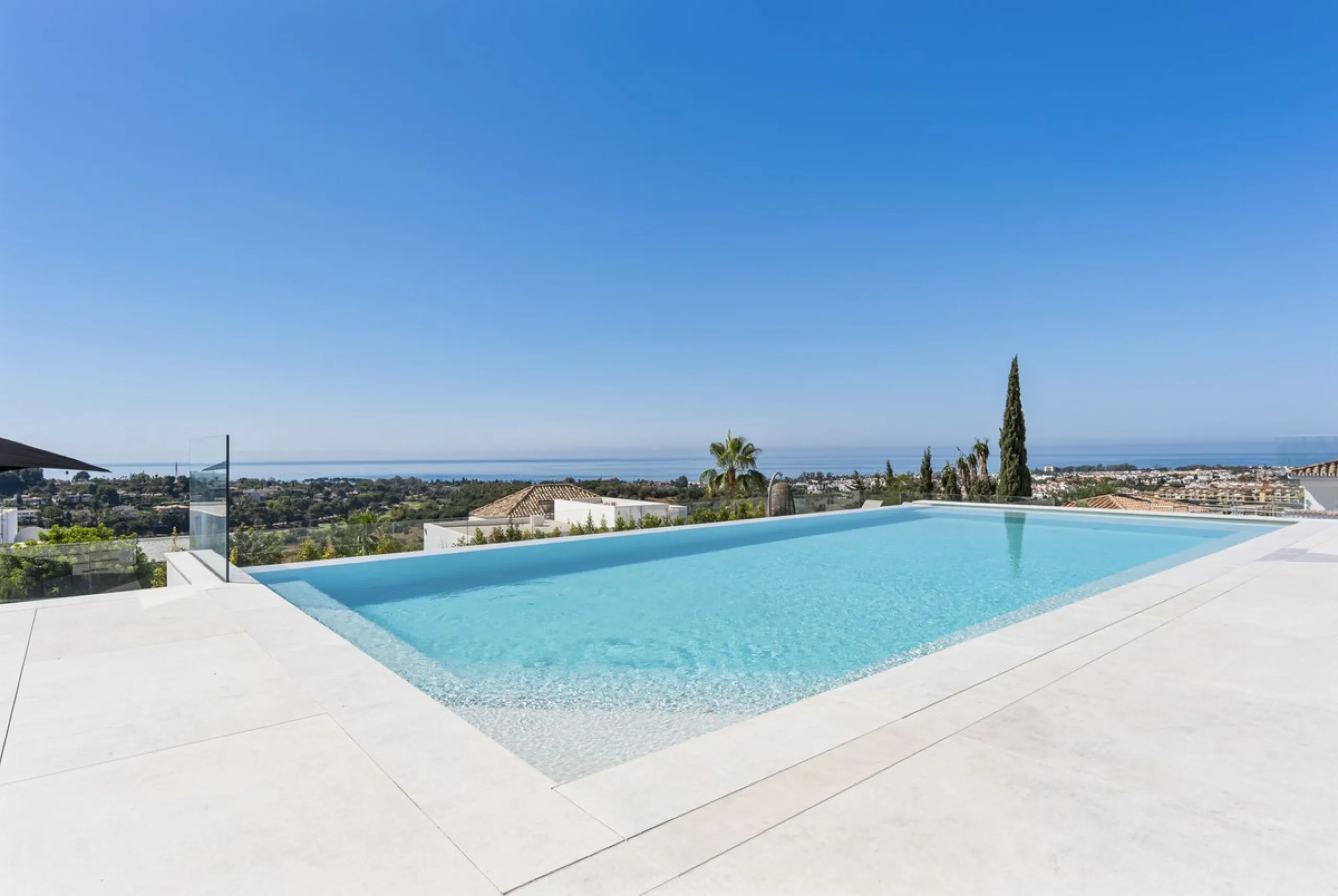 Discover an Astonishing and Unique Villa in El Paraíso Alto! Experience Luxury Like Never Before