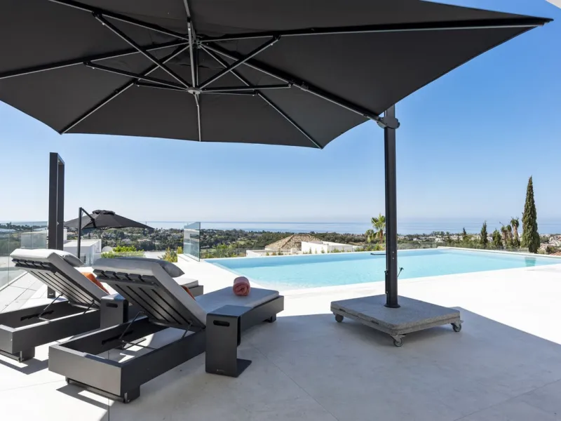 Discover an Astonishing and Unique Villa in El Paraíso Alto! Experience Luxury Like Never Before