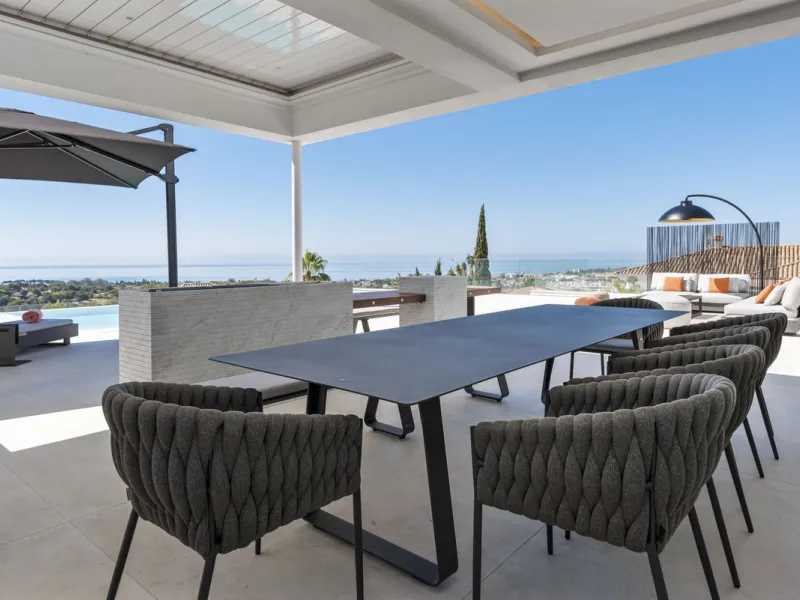 Discover an Astonishing and Unique Villa in El Paraíso Alto! Experience Luxury Like Never Before