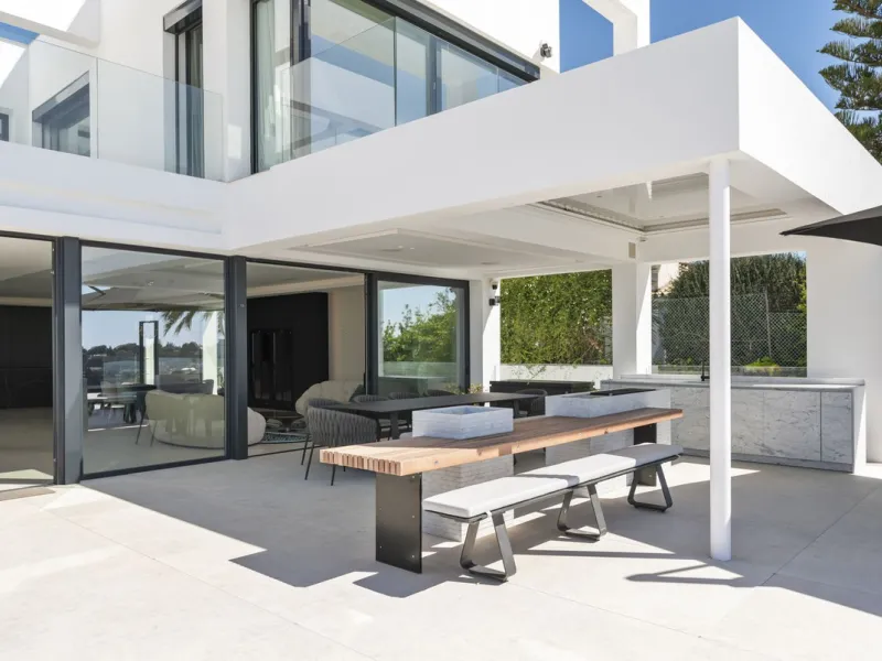 Discover an Astonishing and Unique Villa in El Paraíso Alto! Experience Luxury Like Never Before