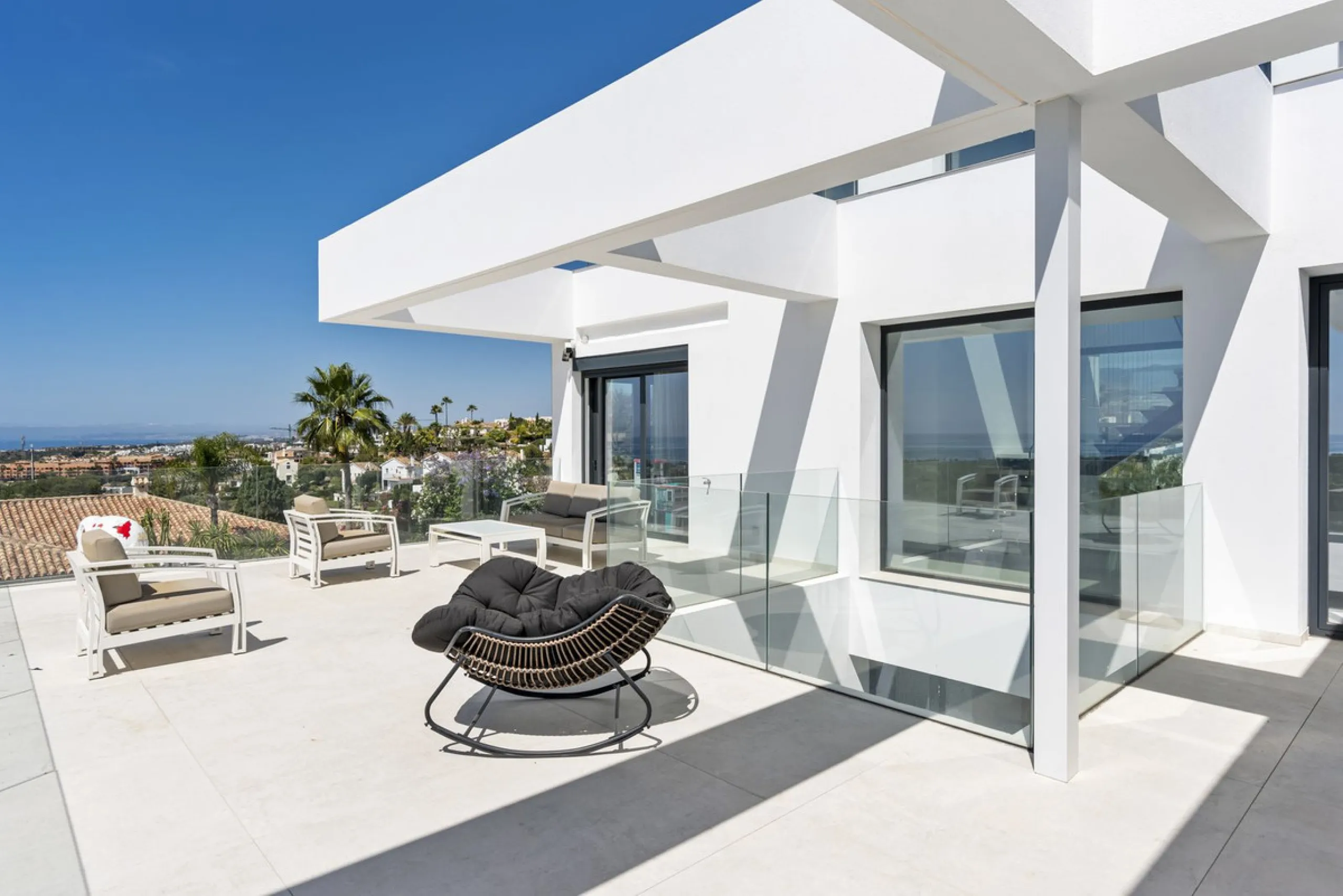 Discover an Astonishing and Unique Villa in El Paraíso Alto! Experience Luxury Like Never Before