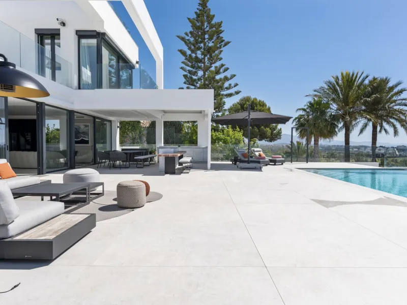 Discover an Astonishing and Unique Villa in El Paraíso Alto! Experience Luxury Like Never Before