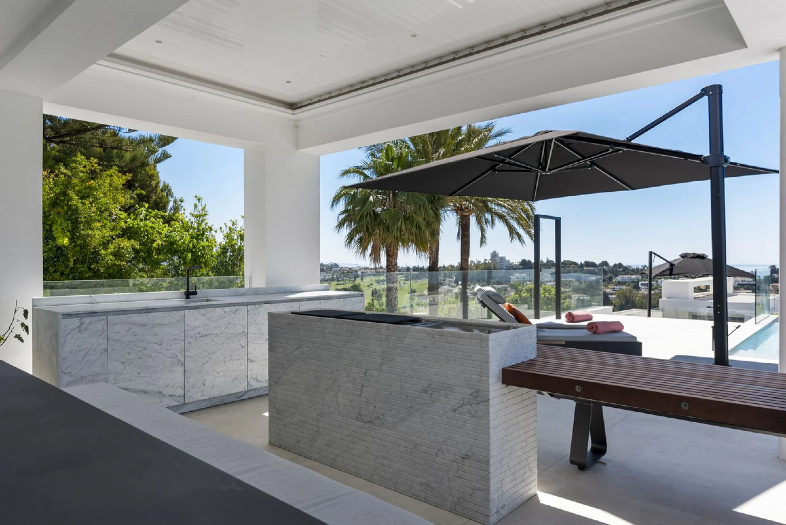 Discover an Astonishing and Unique Villa in El Paraíso Alto! Experience Luxury Like Never Before