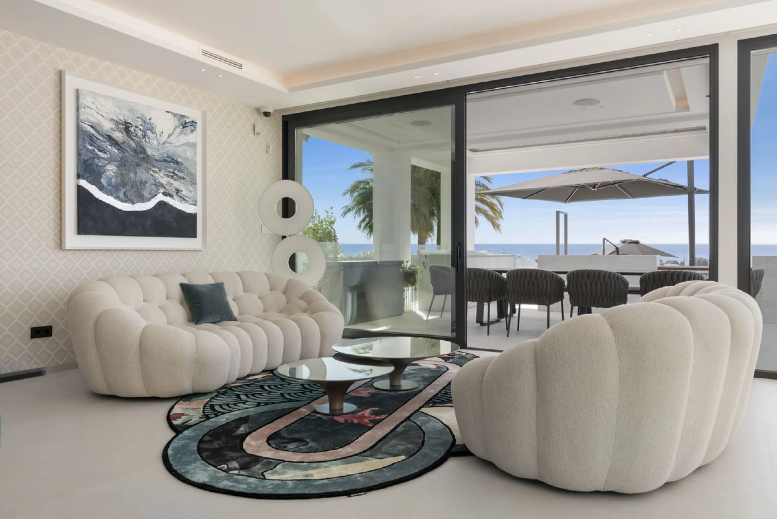 Discover an Astonishing and Unique Villa in El Paraíso Alto! Experience Luxury Like Never Before