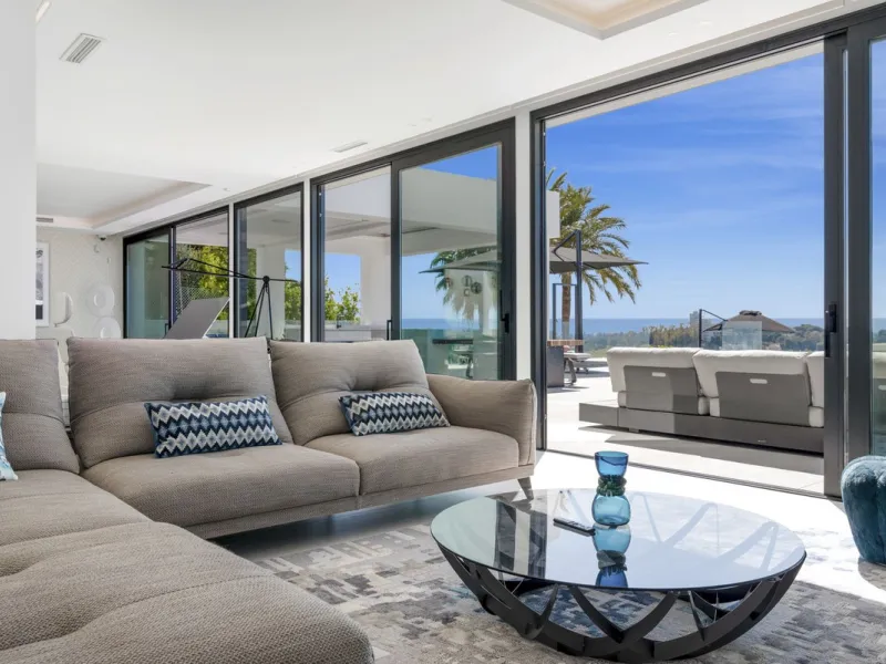 Discover an Astonishing and Unique Villa in El Paraíso Alto! Experience Luxury Like Never Before