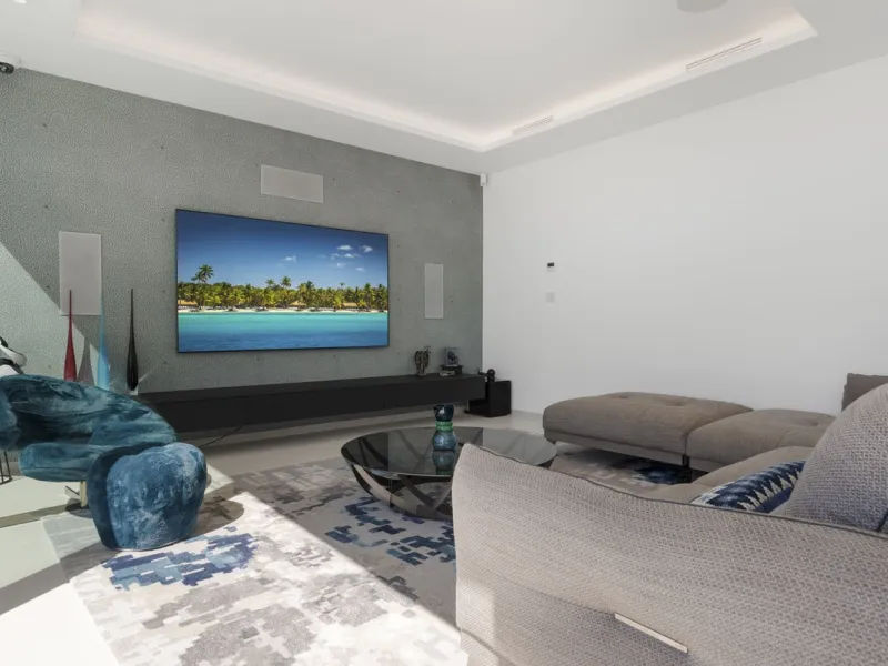 Discover an Astonishing and Unique Villa in El Paraíso Alto! Experience Luxury Like Never Before