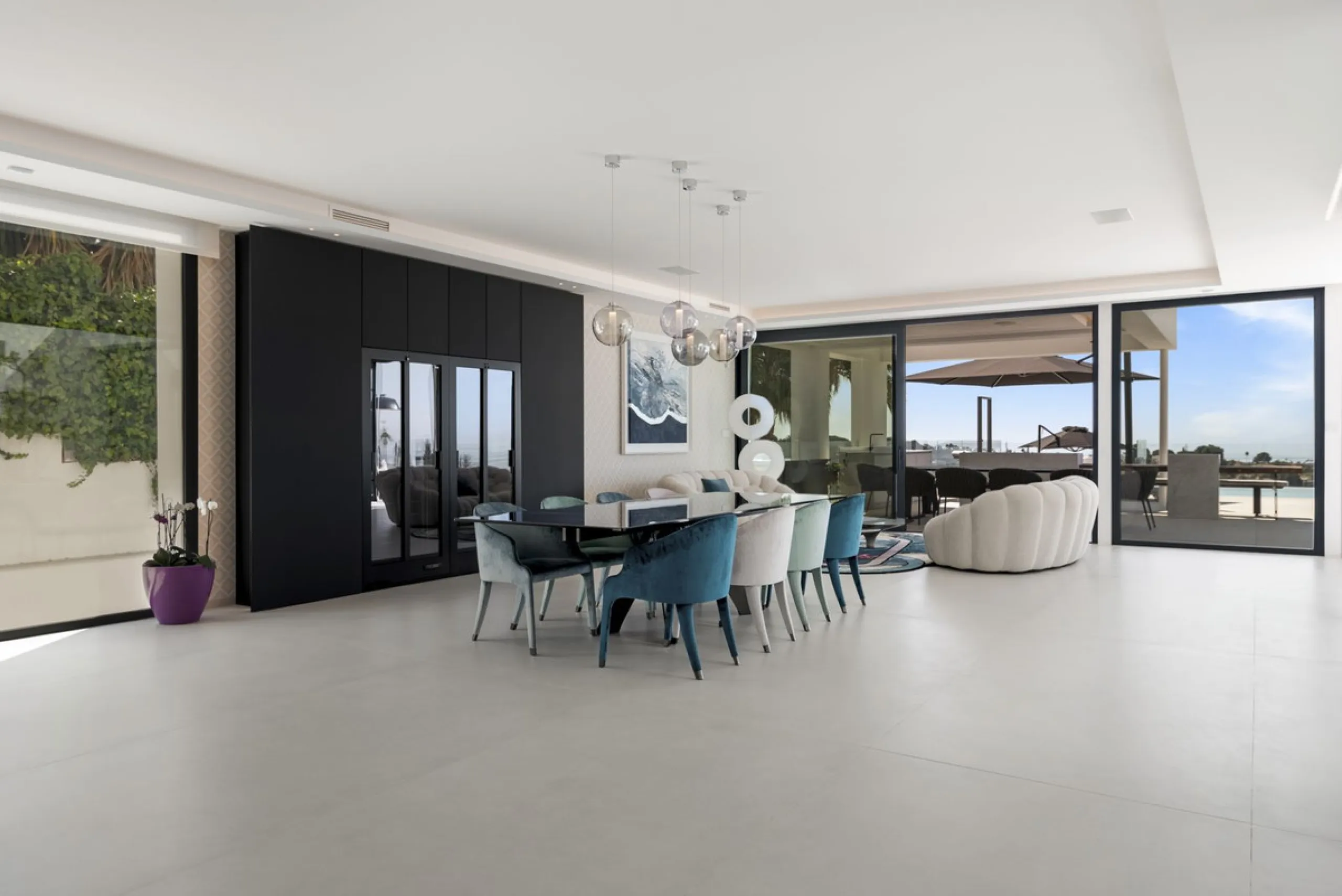 Discover an Astonishing and Unique Villa in El Paraíso Alto! Experience Luxury Like Never Before