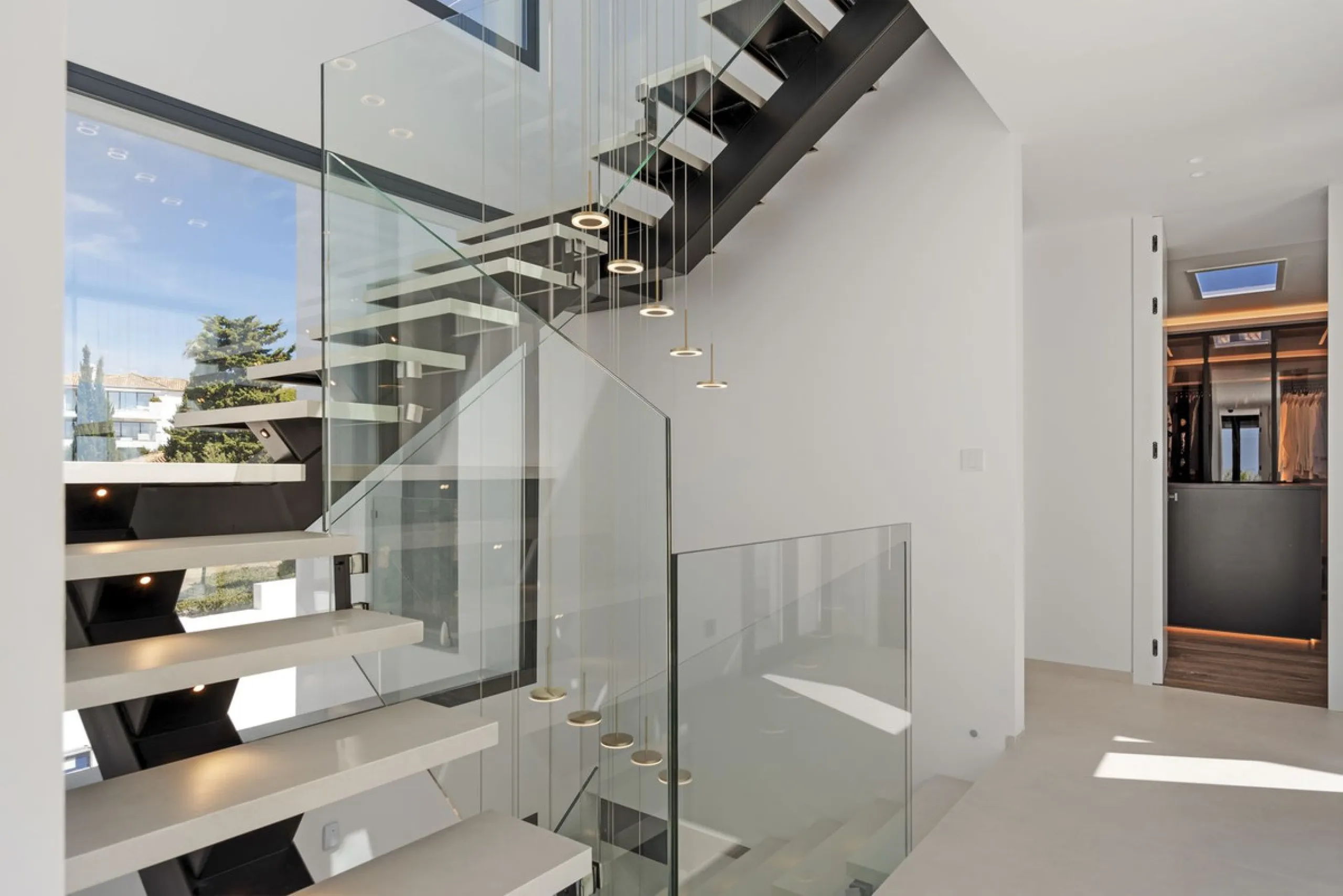 Discover an Astonishing and Unique Villa in El Paraíso Alto! Experience Luxury Like Never Before