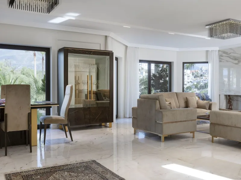 Located in the prestigious Mijas Golf, this exquisite 3-story villa offers a perfect blend of elegance, innovation, and comfort. With 6 bedrooms, 4 bathrooms + WC, and 5 spacious terraces, it's designed to impress: