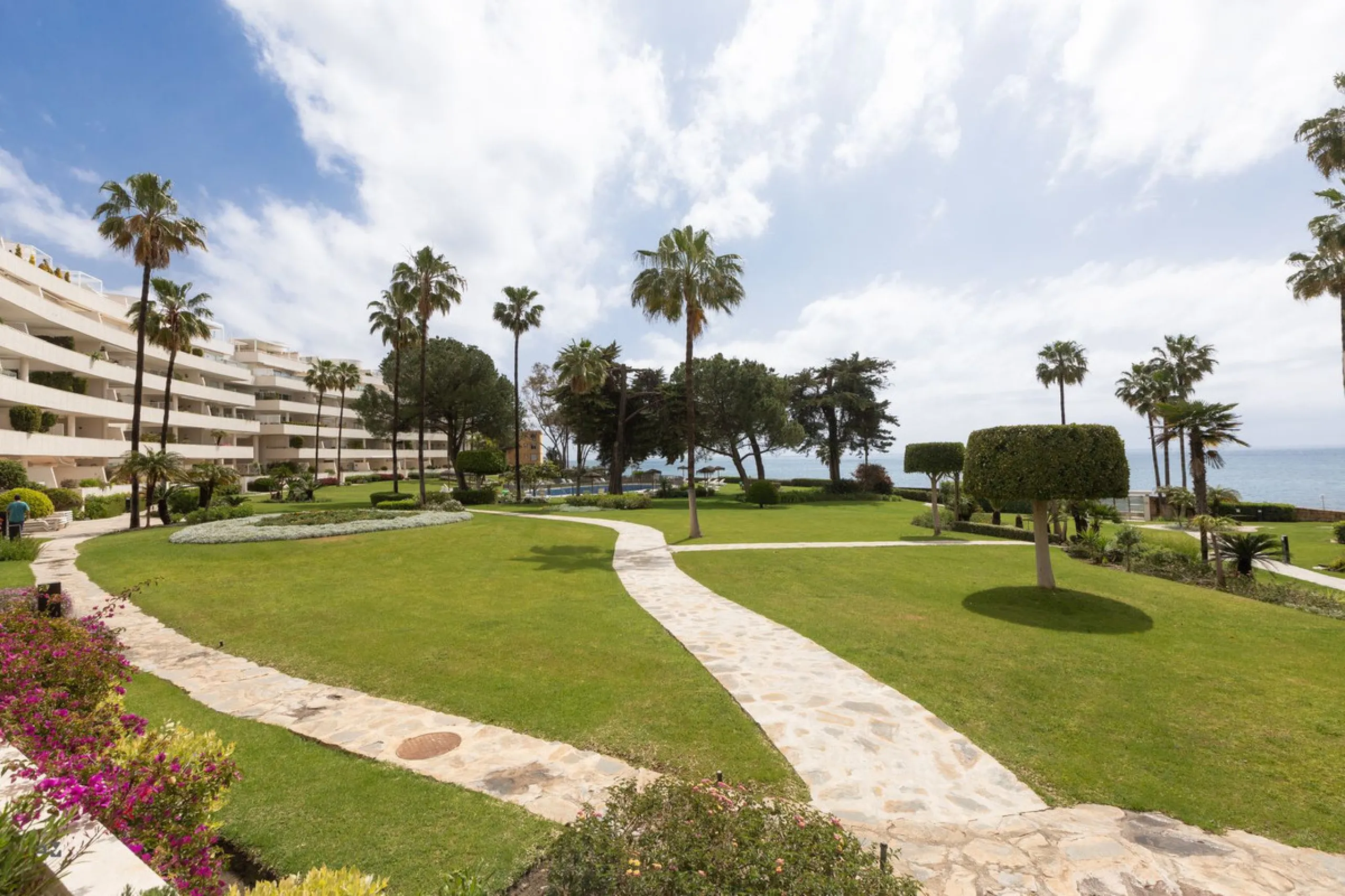 Ground Floor Apartment, Estepona, Costa del Sol.