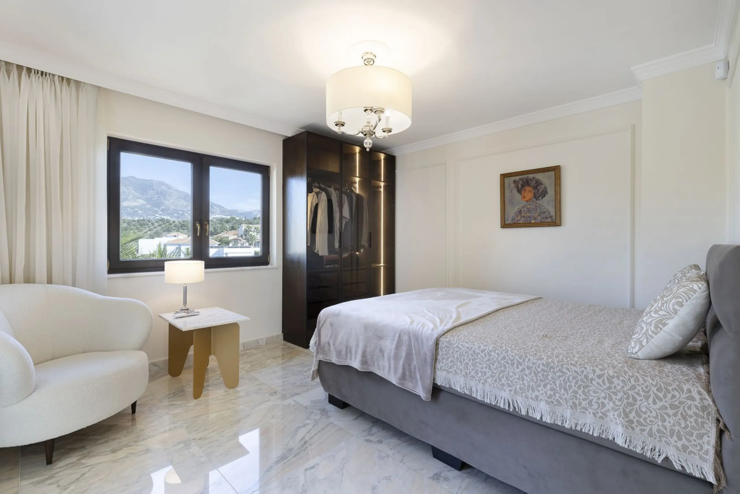 Located in the prestigious Mijas Golf, this exquisite 3-story villa offers a perfect blend of elegance, innovation, and comfort. With 6 bedrooms, 4 bathrooms + WC, and 5 spacious terraces, it's designed to impress: