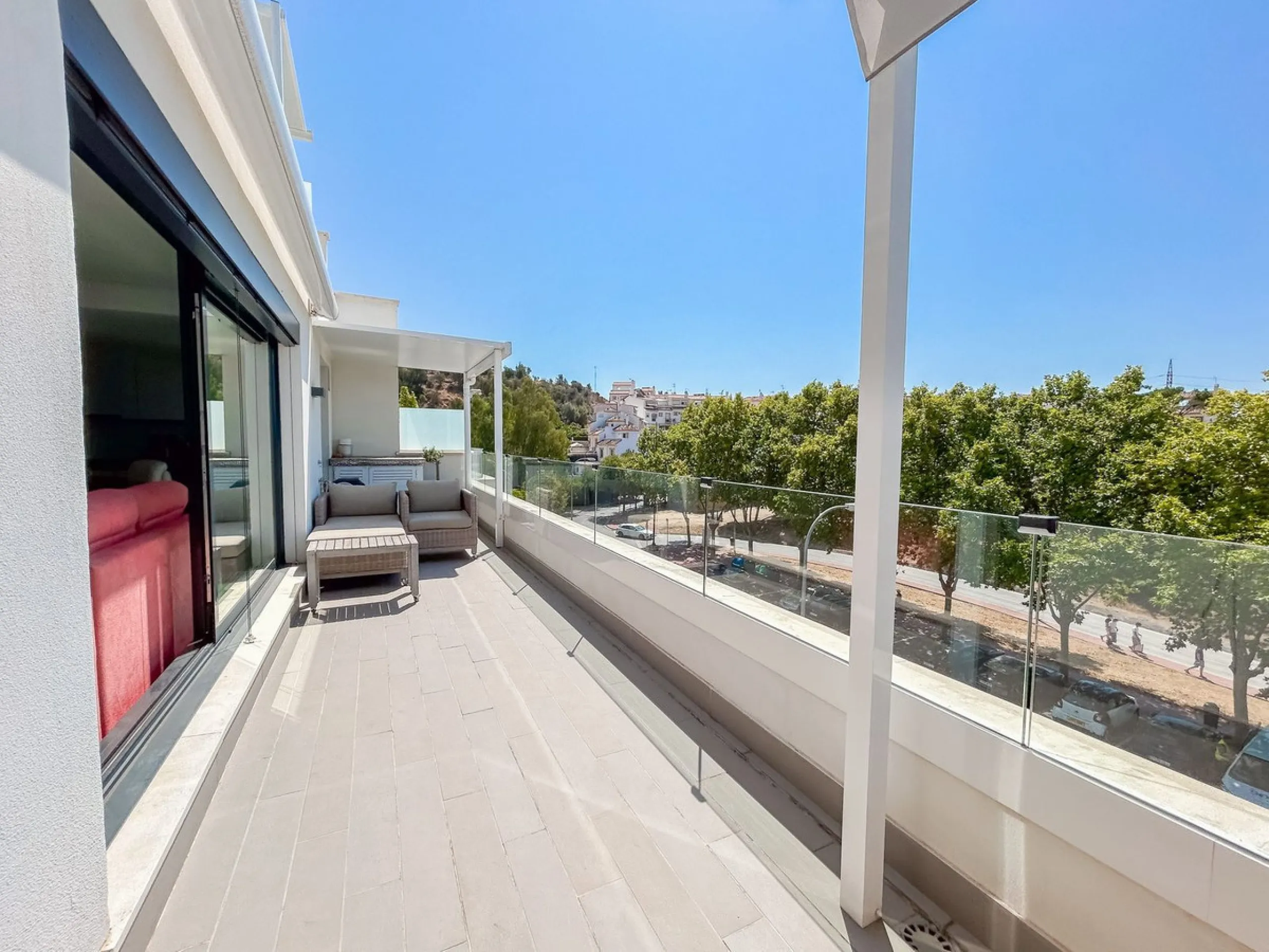 Apartment - Penthouse Duplex в продаже в Marbella, Málaga. В доме 4 спален и 3 ванных комнат. Площадь дома 139 м²