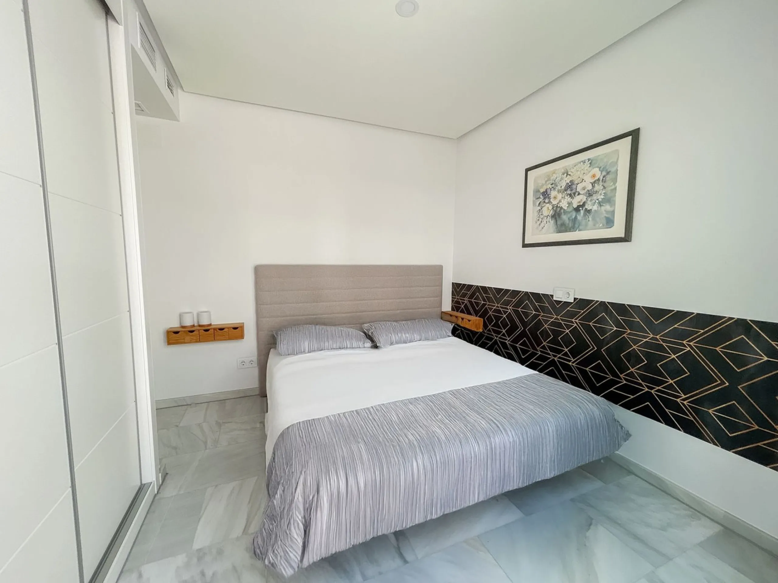 Apartment - Penthouse Duplex в продаже в Marbella, Málaga. В доме 4 спален и 3 ванных комнат. Площадь дома 139 м²
