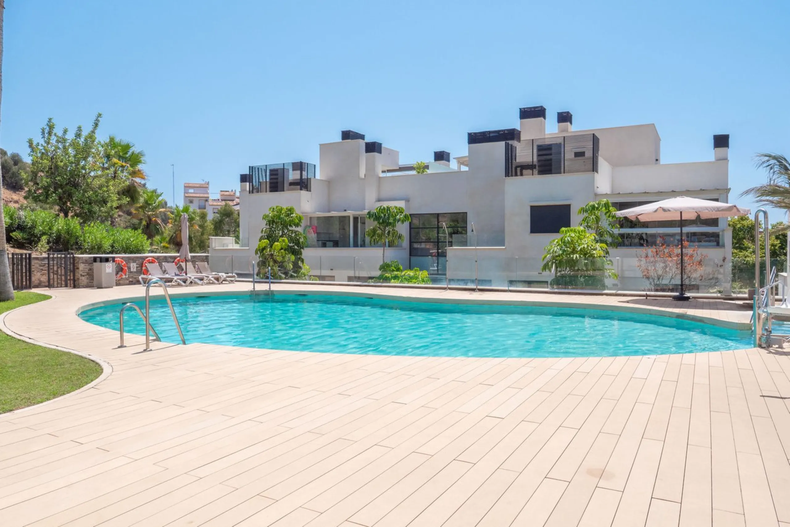 Apartment - Penthouse Duplex в продаже в Marbella, Málaga. В доме 4 спален и 3 ванных комнат. Площадь дома 139 м²