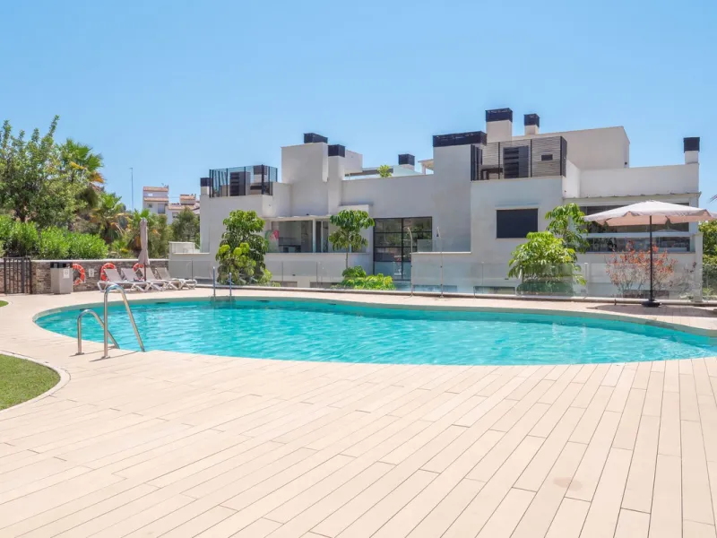 Apartment - Penthouse Duplex в продаже в Marbella, Málaga. В доме 4 спален и 3 ванных комнат. Площадь дома 139 м²