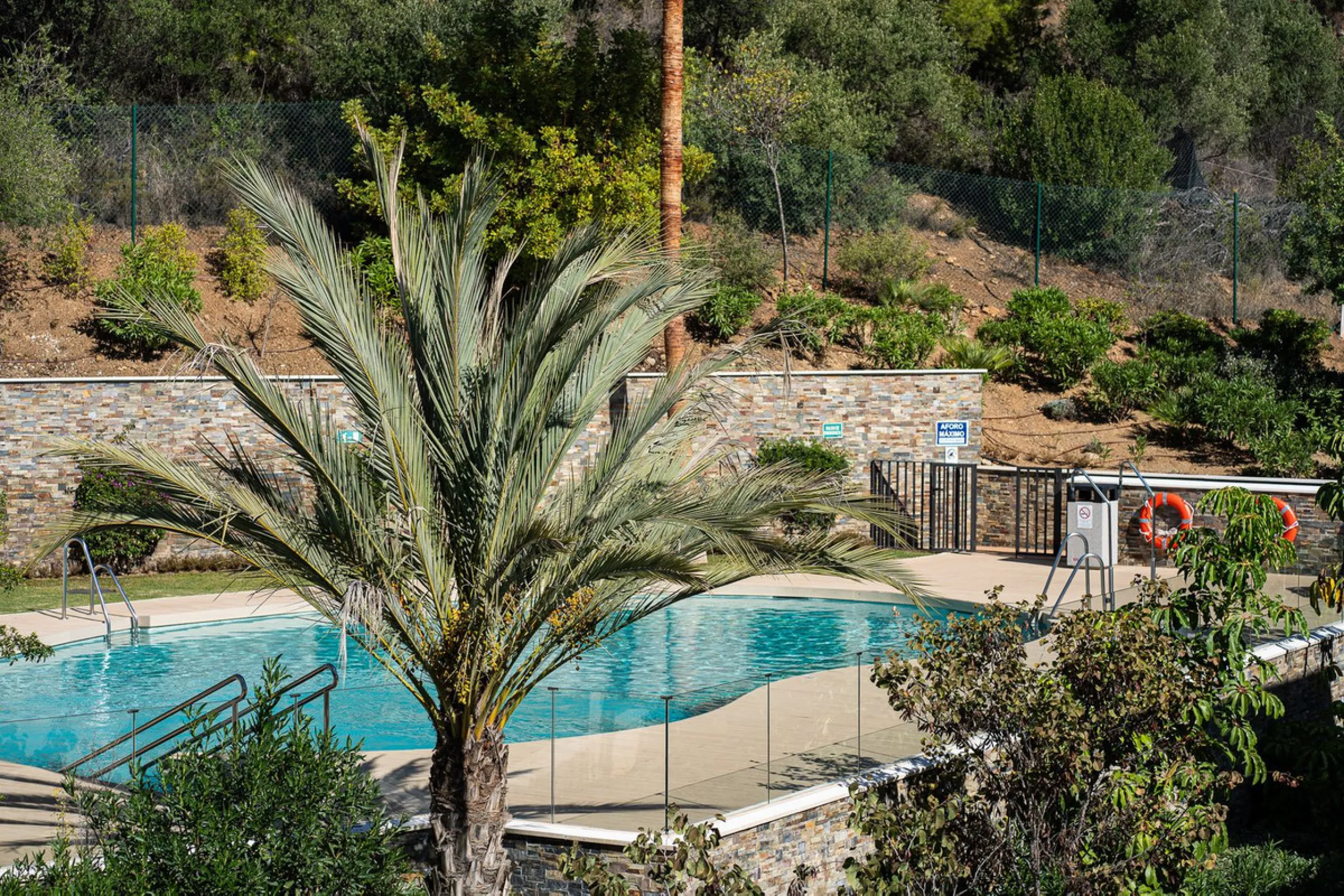 Apartment - Penthouse Duplex в продаже в Marbella, Málaga. В доме 4 спален и 3 ванных комнат. Площадь дома 139 м²