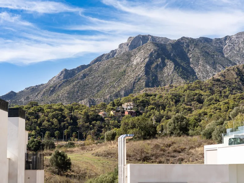 Apartment - Penthouse Duplex в продаже в Marbella, Málaga. В доме 4 спален и 3 ванных комнат. Площадь дома 139 м²
