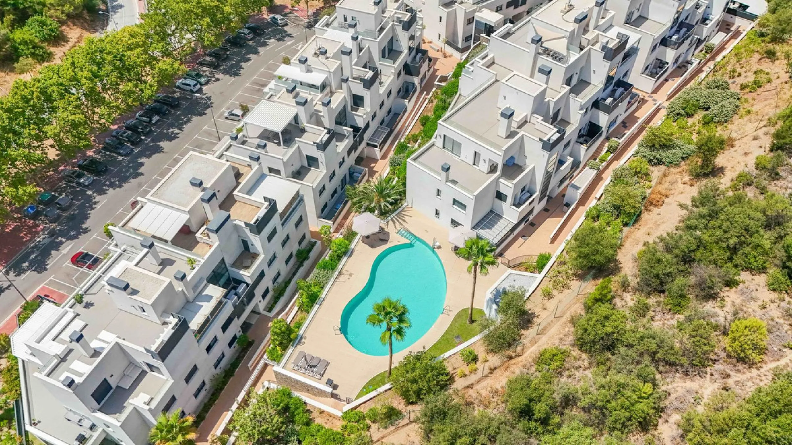 Apartment - Penthouse Duplex в продаже в Marbella, Málaga. В доме 4 спален и 3 ванных комнат. Площадь дома 139 м²