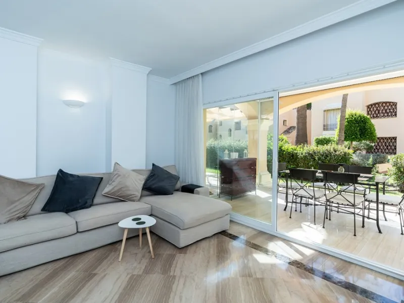 Apartment - Ground Floor Apartment в продаже в Marbella, Málaga. В доме 3 спален и 2 ванных комнат. Площадь дома 155 м²