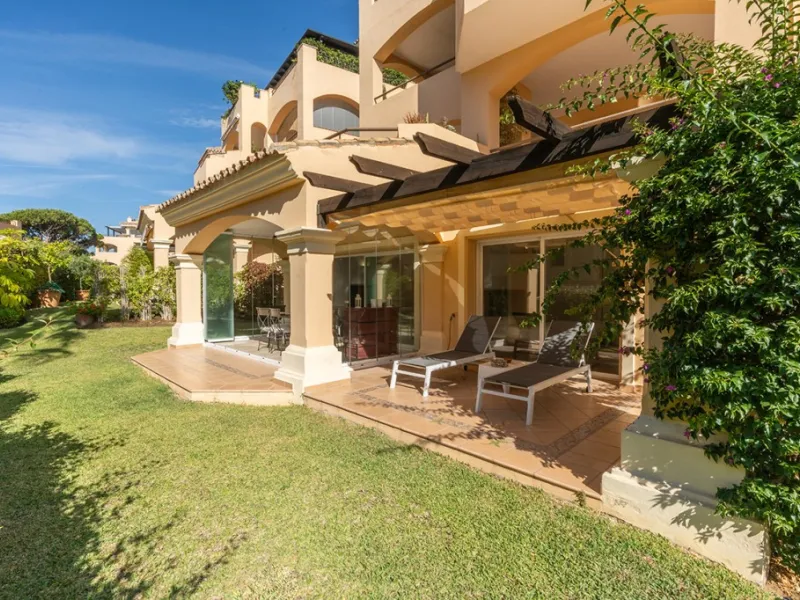 Apartment - Ground Floor Apartment в продаже в Marbella, Málaga. В доме 3 спален и 2 ванных комнат. Площадь дома 155 м²