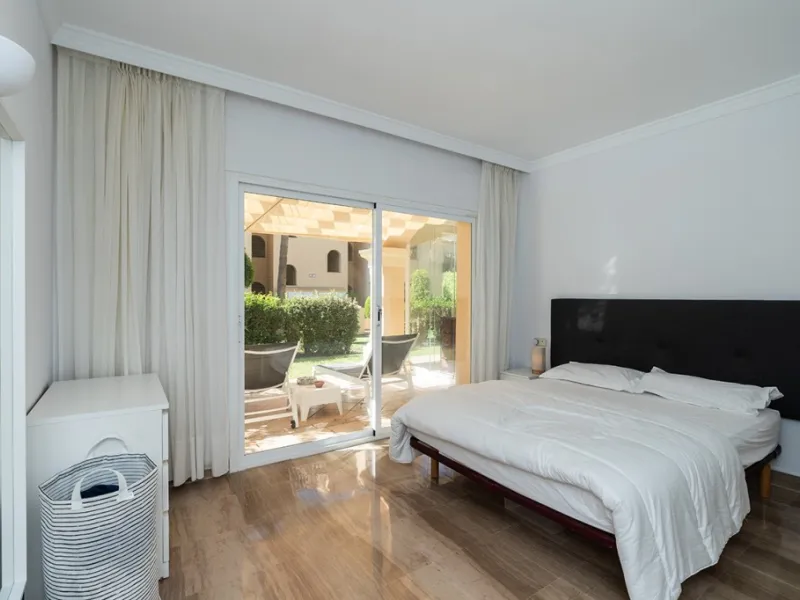 Apartment - Ground Floor Apartment в продаже в Marbella, Málaga. В доме 3 спален и 2 ванных комнат. Площадь дома 155 м²