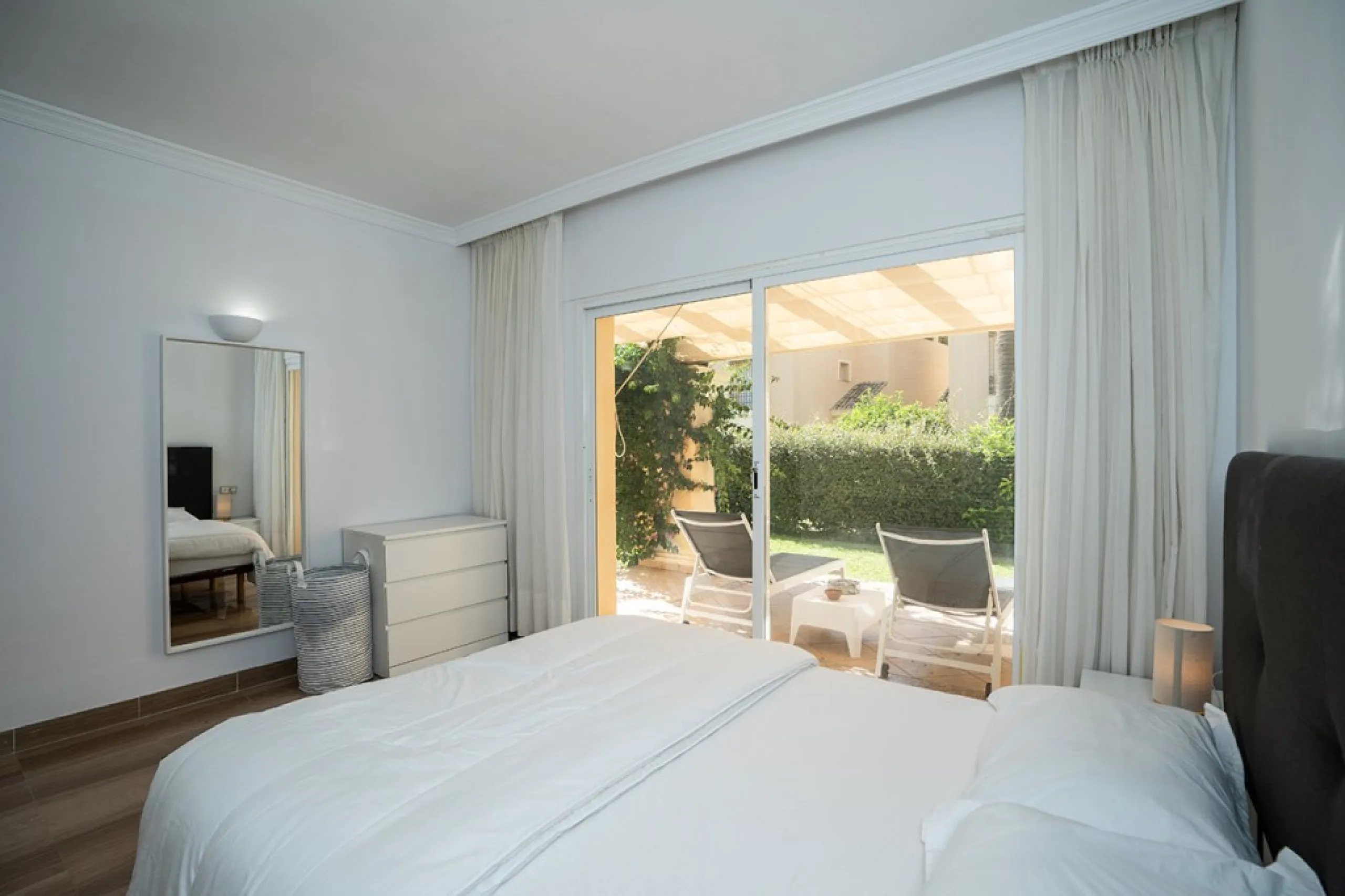 Apartment - Ground Floor Apartment в продаже в Marbella, Málaga. В доме 3 спален и 2 ванных комнат. Площадь дома 155 м²