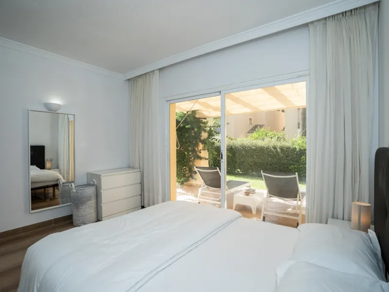 Apartment - Ground Floor Apartment в продаже в Marbella, Málaga. В доме 3 спален и 2 ванных комнат. Площадь дома 155 м²
