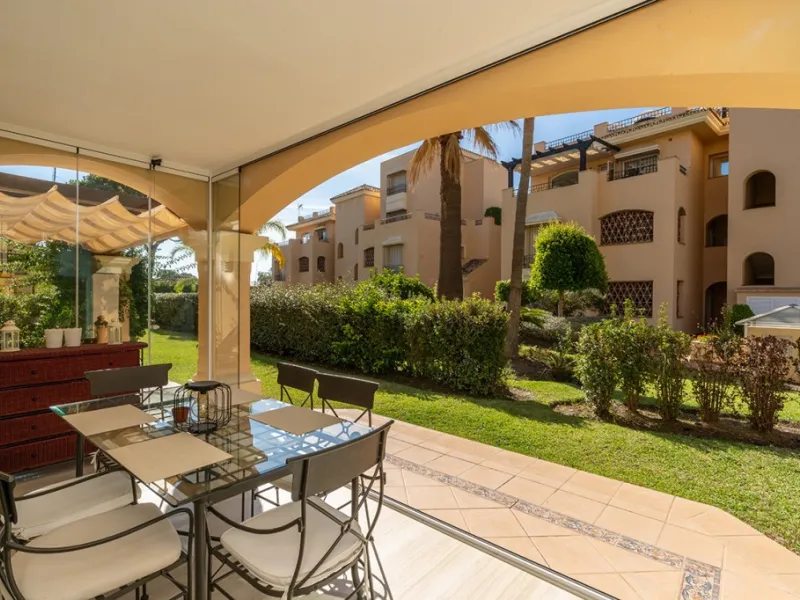 Apartment - Ground Floor Apartment в продаже в Marbella, Málaga. В доме 3 спален и 2 ванных комнат. Площадь дома 155 м²