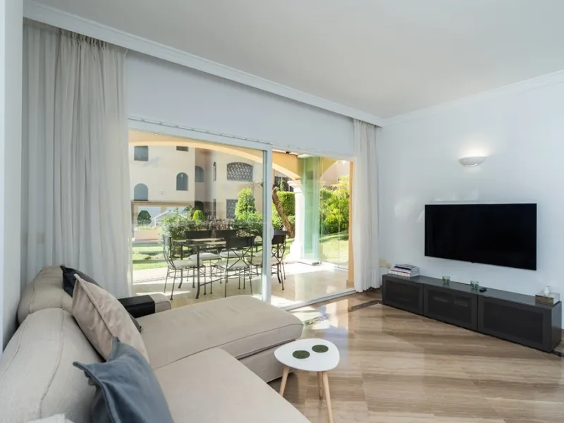 Apartment - Ground Floor Apartment в продаже в Marbella, Málaga. В доме 3 спален и 2 ванных комнат. Площадь дома 155 м²