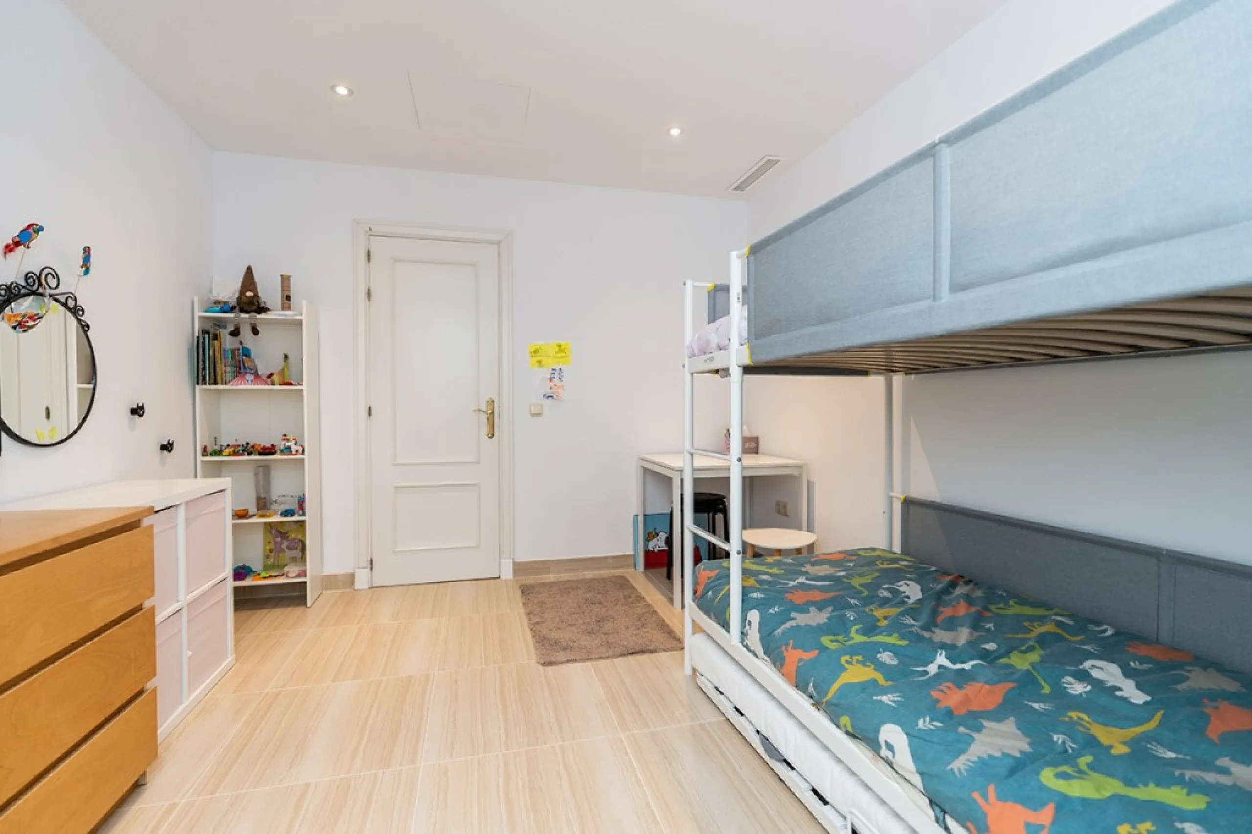 Apartment - Ground Floor Apartment в продаже в Marbella, Málaga. В доме 3 спален и 2 ванных комнат. Площадь дома 155 м²