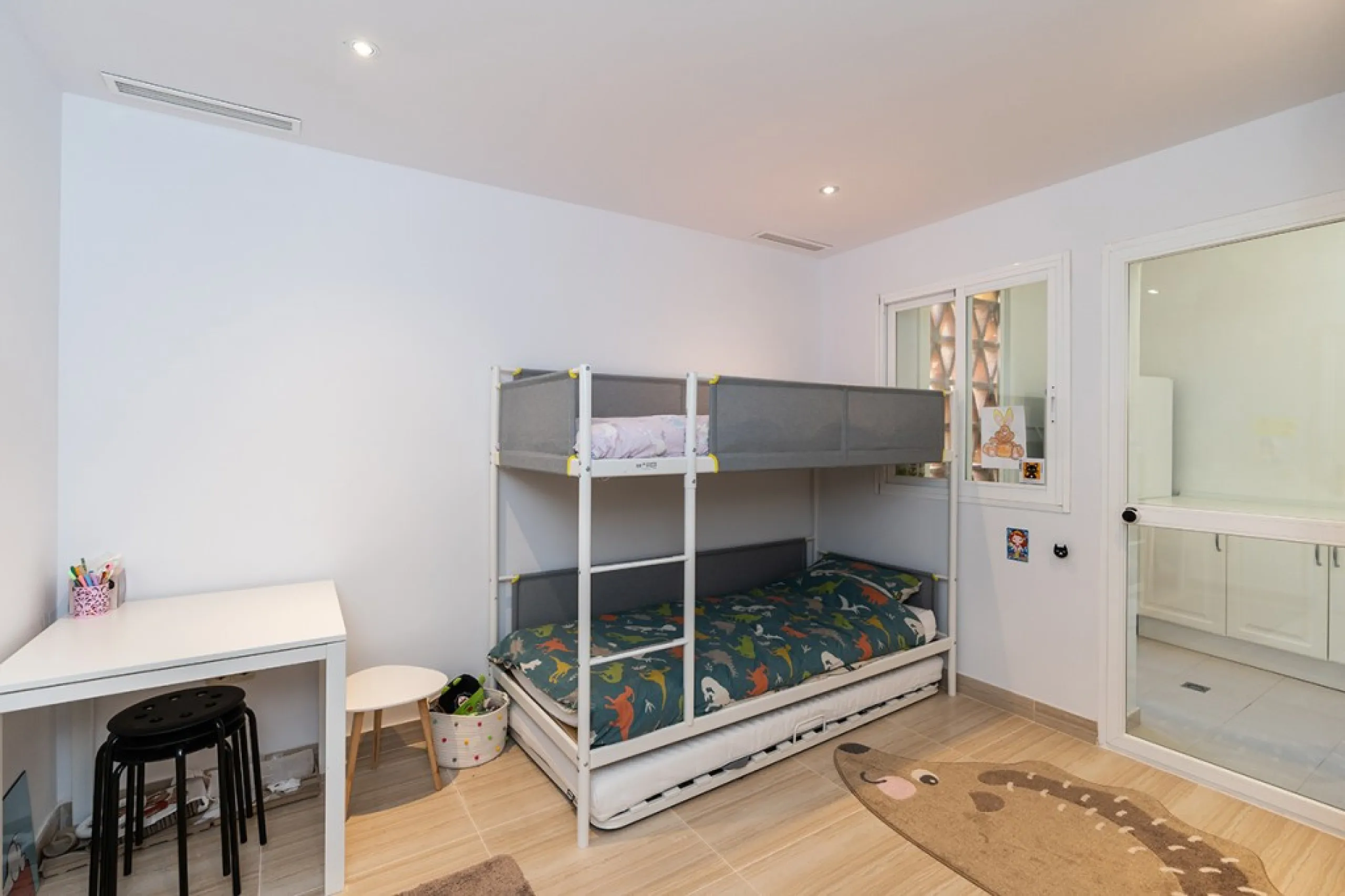 Apartment - Ground Floor Apartment в продаже в Marbella, Málaga. В доме 3 спален и 2 ванных комнат. Площадь дома 155 м²