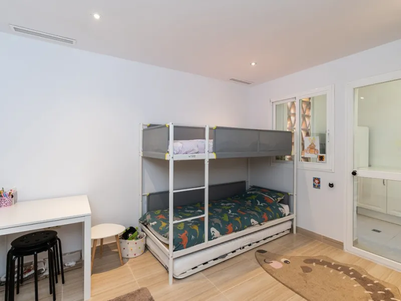 Apartment - Ground Floor Apartment в продаже в Marbella, Málaga. В доме 3 спален и 2 ванных комнат. Площадь дома 155 м²