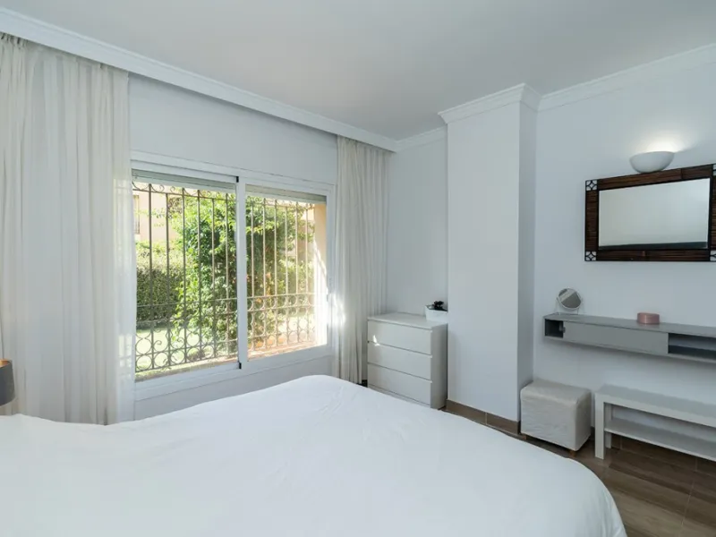 Apartment - Ground Floor Apartment в продаже в Marbella, Málaga. В доме 3 спален и 2 ванных комнат. Площадь дома 155 м²