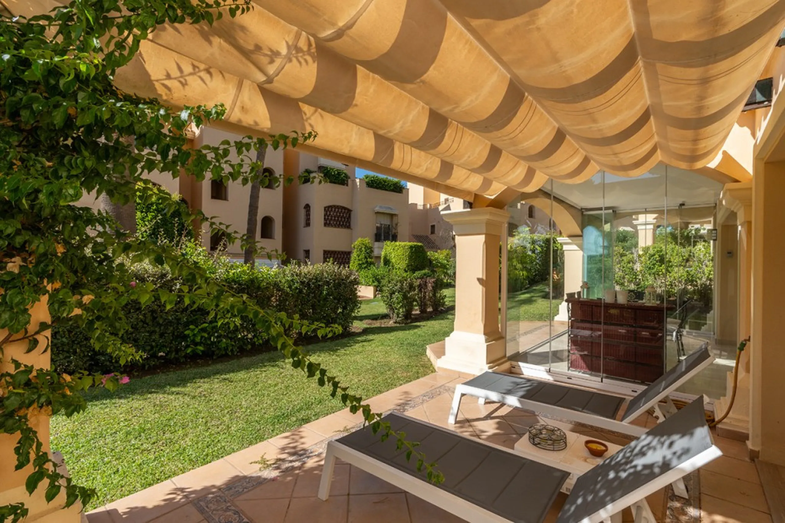 Apartment - Ground Floor Apartment в продаже в Marbella, Málaga. В доме 3 спален и 2 ванных комнат. Площадь дома 155 м²