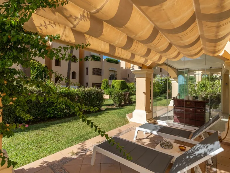 Apartment - Ground Floor Apartment в продаже в Marbella, Málaga. В доме 3 спален и 2 ванных комнат. Площадь дома 155 м²