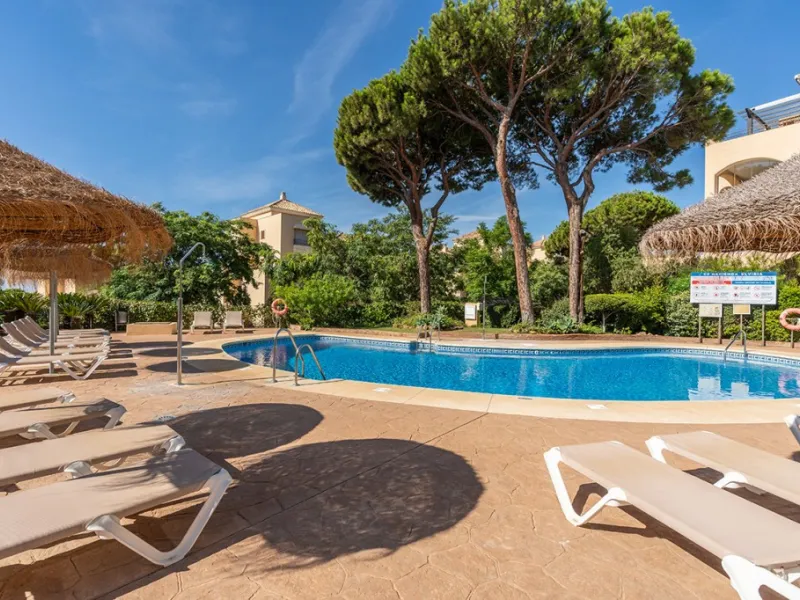 Apartment - Ground Floor Apartment в продаже в Marbella, Málaga. В доме 3 спален и 2 ванных комнат. Площадь дома 155 м²