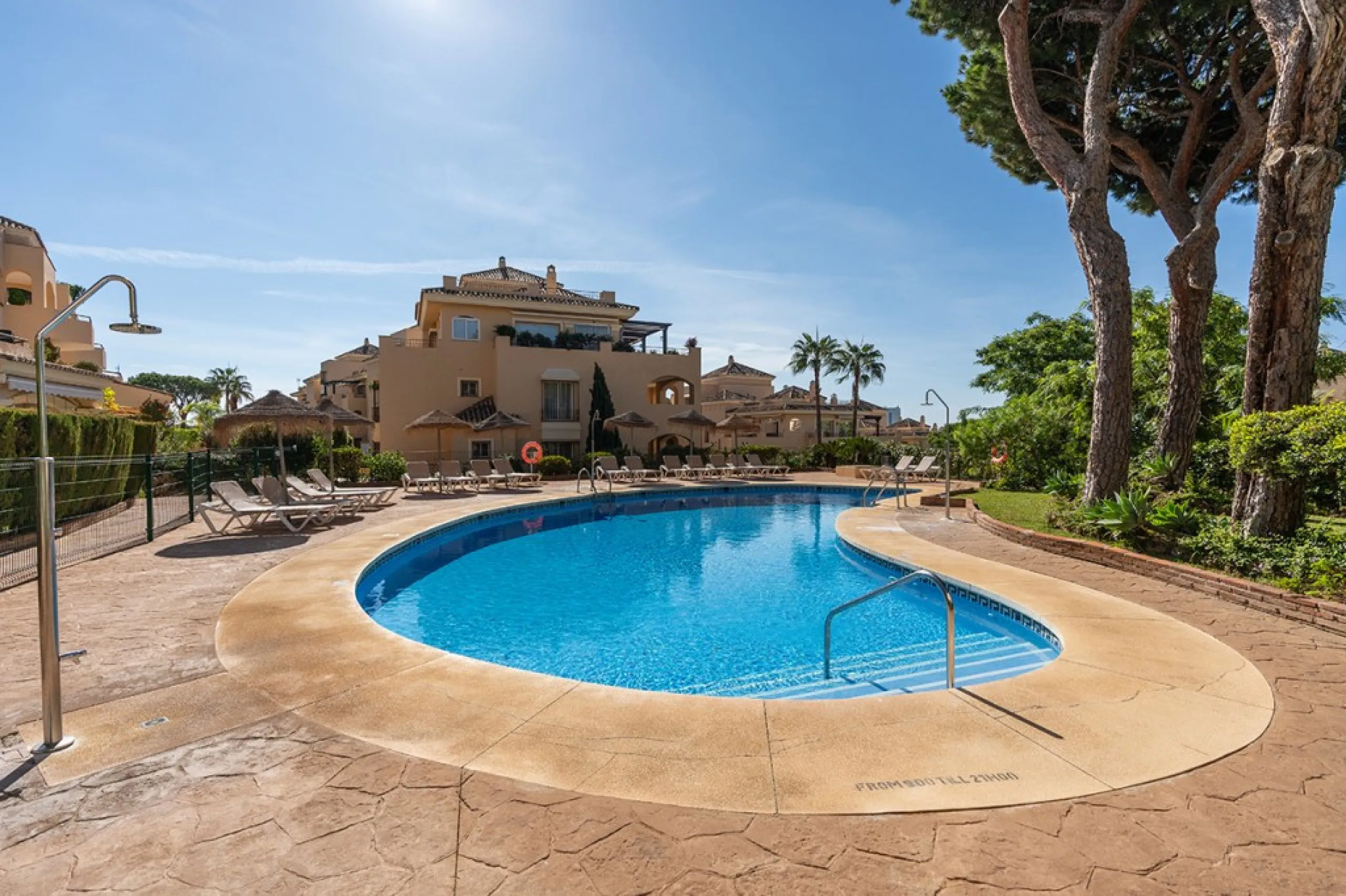 Apartment - Ground Floor Apartment в продаже в Marbella, Málaga. В доме 3 спален и 2 ванных комнат. Площадь дома 155 м²