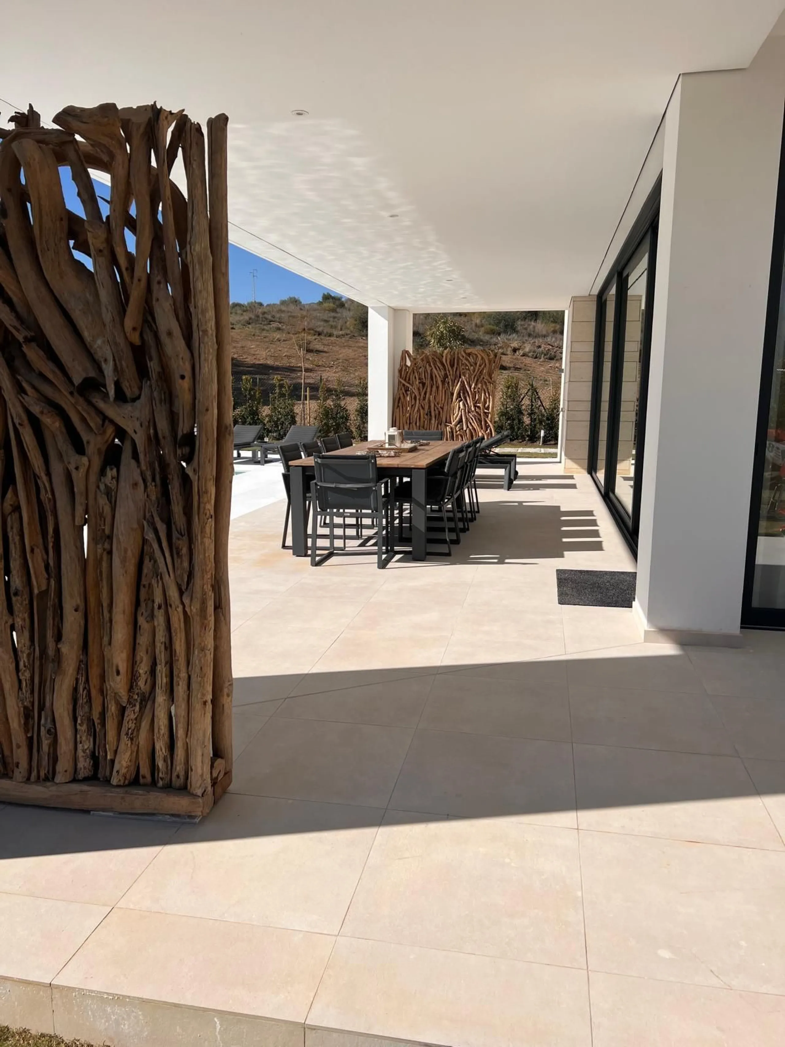 Beautiful detached villa located on the first line of La Cala's very popular golf courses, making it an ideal choice for golf lovers.