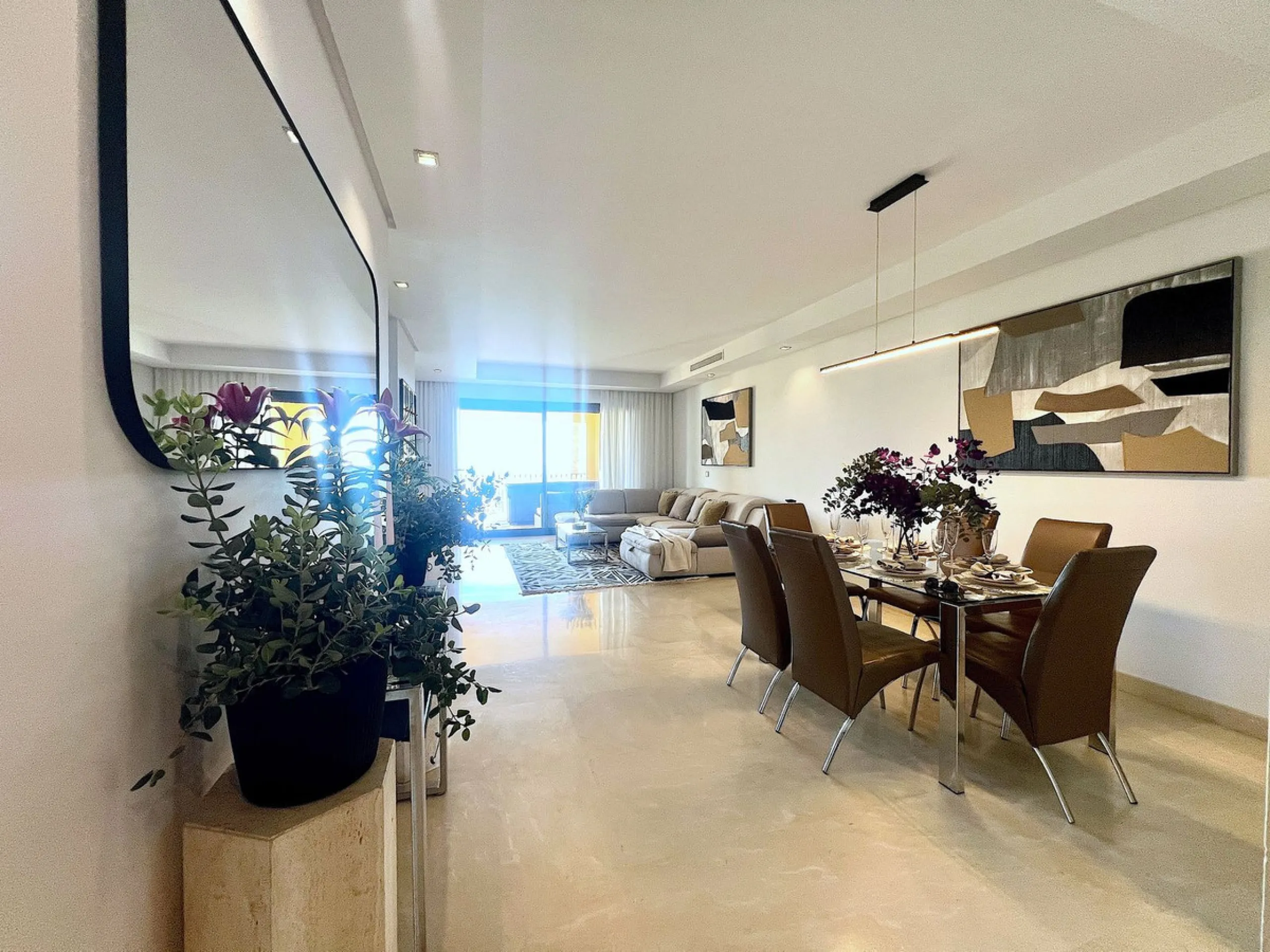 Apartment - Middle Floor Apartment в продаже в Benahavís, Málaga. В доме 3 спален и 3 ванных комнат. Площадь дома 160 м²