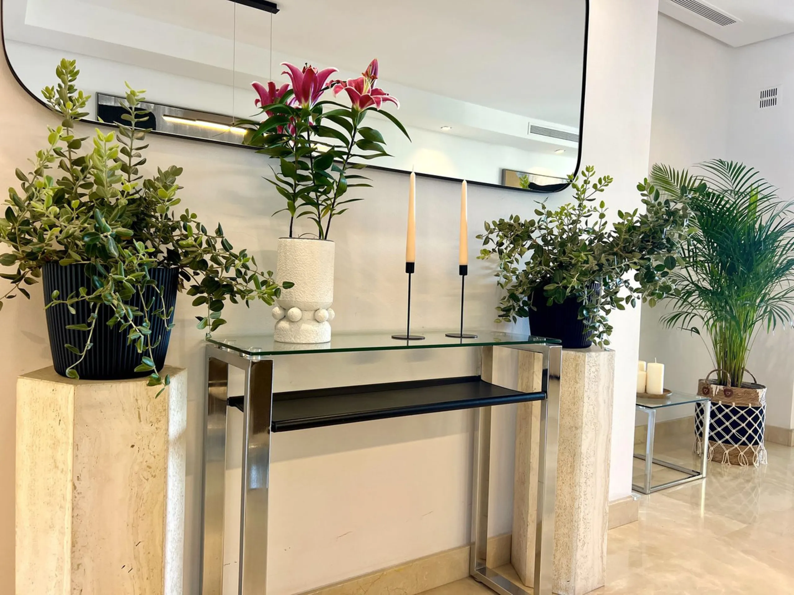 Apartment - Middle Floor Apartment в продаже в Benahavís, Málaga. В доме 3 спален и 3 ванных комнат. Площадь дома 160 м²