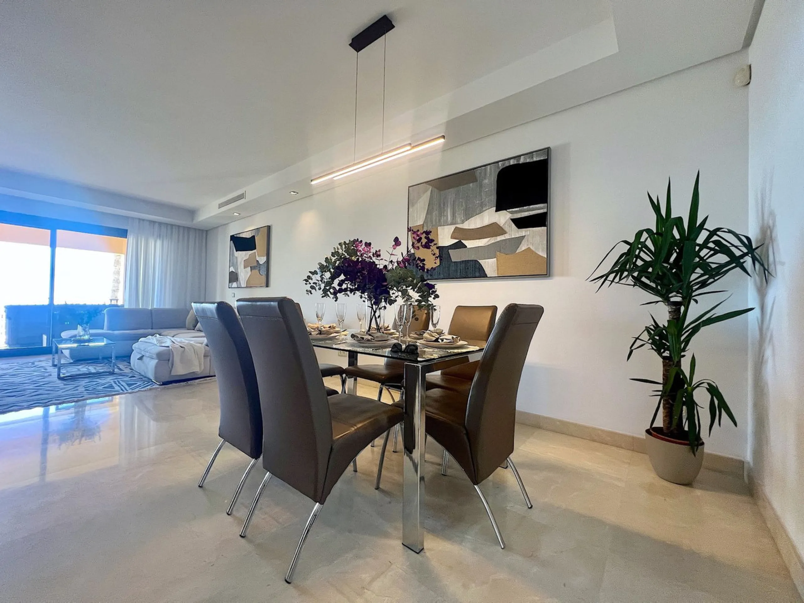 Apartment - Middle Floor Apartment в продаже в Benahavís, Málaga. В доме 3 спален и 3 ванных комнат. Площадь дома 160 м²