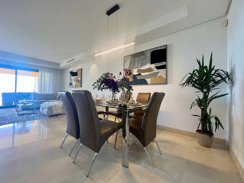 Apartment - Middle Floor Apartment в продаже в Benahavís, Málaga. В доме 3 спален и 3 ванных комнат. Площадь дома 160 м²