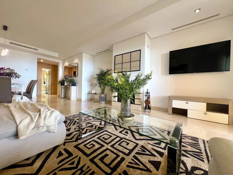 Apartment - Middle Floor Apartment в продаже в Benahavís, Málaga. В доме 3 спален и 3 ванных комнат. Площадь дома 160 м²