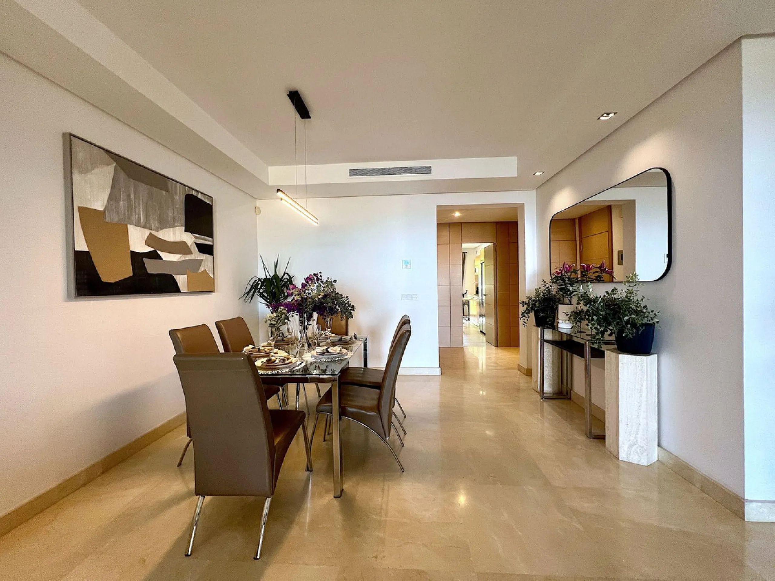 Apartment - Middle Floor Apartment в продаже в Benahavís, Málaga. В доме 3 спален и 3 ванных комнат. Площадь дома 160 м²