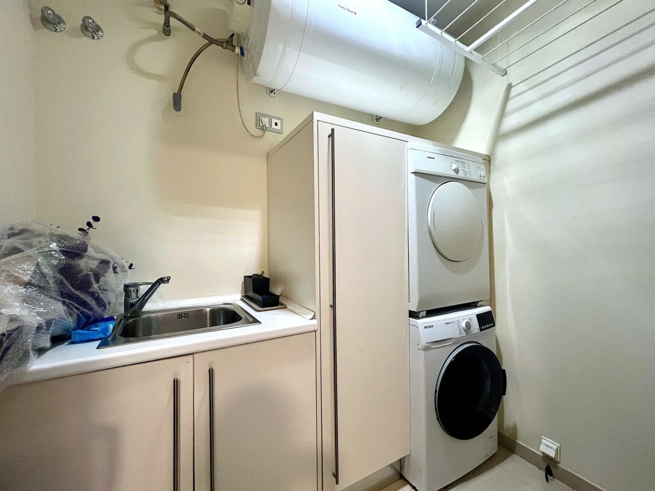 Apartment - Middle Floor Apartment в продаже в Benahavís, Málaga. В доме 3 спален и 3 ванных комнат. Площадь дома 160 м²